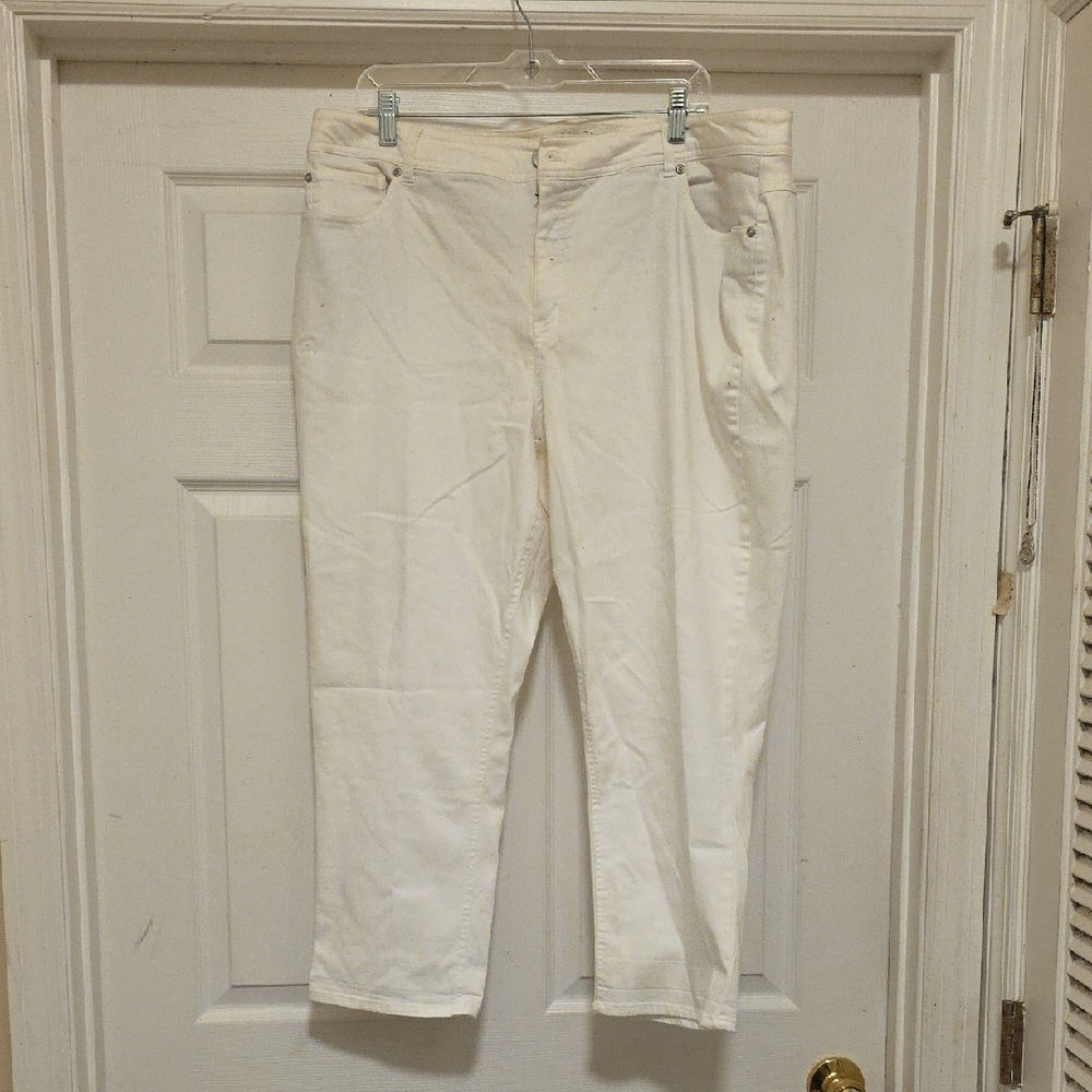 Stylish Cream Cropped Jeans for Women